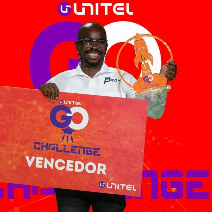 Garcia Monteiro Paulino com o prémio de vencedor do Unitel GO Challenge